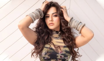 আমরা আজকাল একটু তোপের মুখেই থাকি: নুসরাত ফারিয়া
