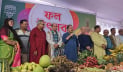 দেশি ফল আর গানে প্রেস ক্লাবে উৎসবের আমেজ