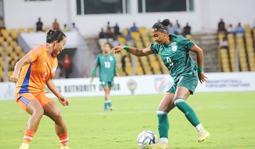 নারী সাফ: ভারতের কাছে ৩-১ গোলে হেরে রানার্সআপ বাংলাদেশ