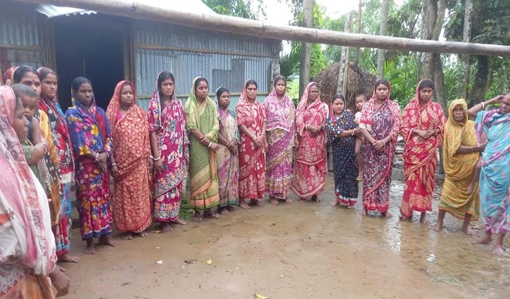 ফ্যামিলি কার্ডে দিন বদলের স্বপ্ন দেখছেন শব্দকর পাড়ার বাসিন্দারা