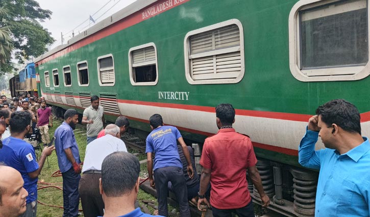 ব্রহ্মপুত্র এক্সপ্রেস উদ্ধারে এসে রিলিফ ট্রেনও লাই