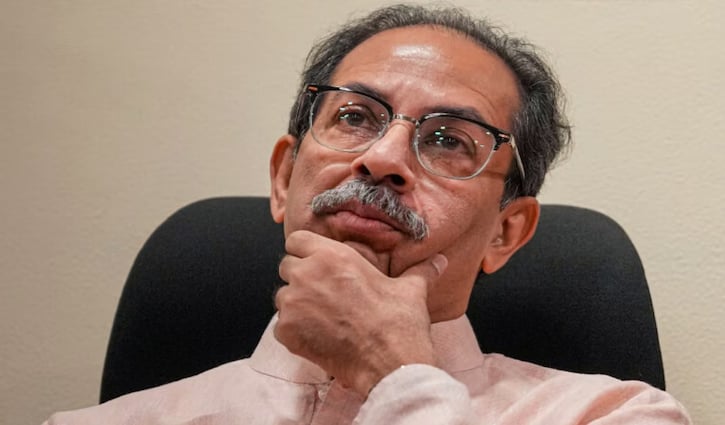 তৃণমূলের পর এবার ভাঙনের মুখে উদ্ধবের শিবসেনা