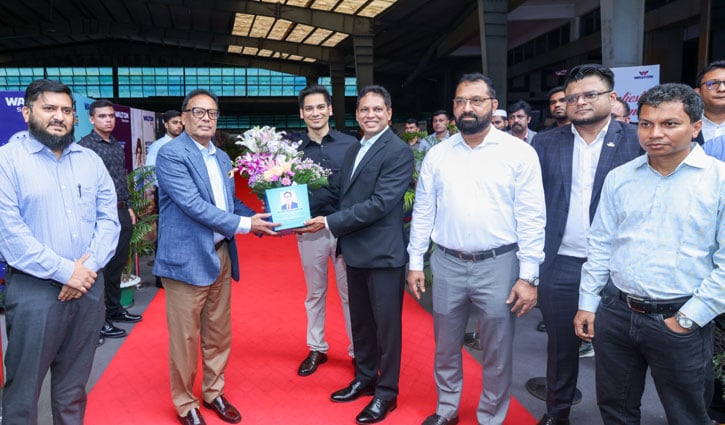 ওয়ালটন হেডকোয়ার্টার্স পরিদর্শনে তথ্য প্রযুক্তিমন্ত্রী ও প্রধানমন্ত্রীর আইসিটি উপদেষ্টা
