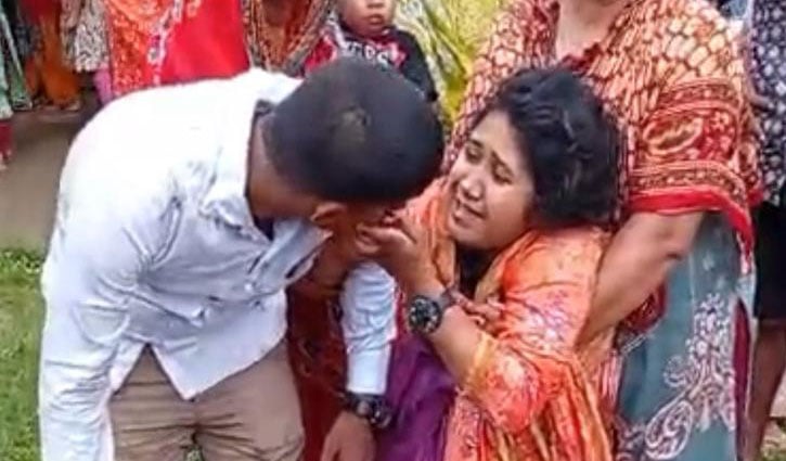 পূবাইলে সড়ক দুর্ঘটনায় শিশুর মৃত্যু, মা-বাবা আহত