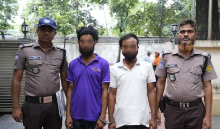 চলন্ত মোটরসাইকেল আরোহীকে ইট ছোড়ার ঘটনায় গ্রেপ্তার ২