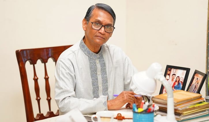 নিঃস্বার্থ বাবার চরিত্রে আজিজুল হাকিম