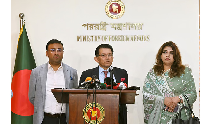 একসঙ্গে দুই দায়িত্ব পালনের ইঙ্গিত খলিলুর রহমানের