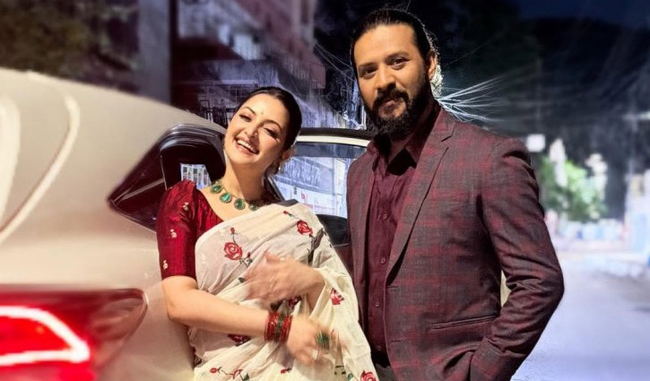 ‘গোলাপ’ নিয়ে ফের আলোচনায় পরীমণি-নীরব