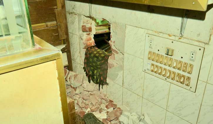 রাজশাহীতে দোকান থেকে ২০০ ভরি স্বর্ণ চুরি 