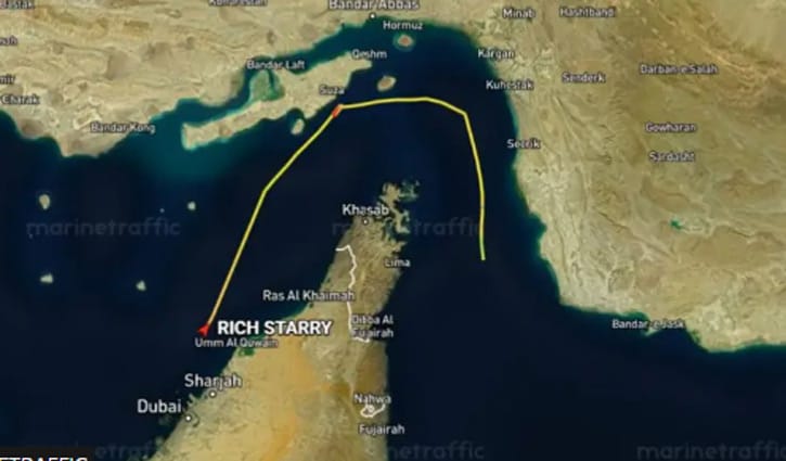 যুক্তরাষ্ট্রের অবরোধ সত্ত্বেও হরমুজ প্রণালি পার হয়েছে চীনা ট্যাংকার