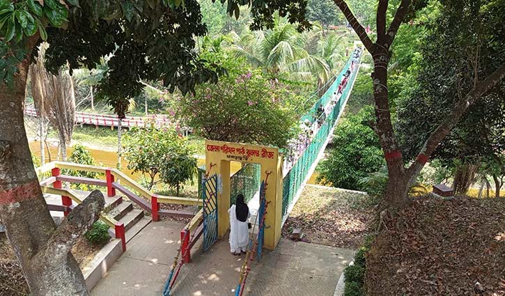 খাগড়াছড়ির বিনোদন কেন্দ্রে পর্যটক উপস্থিতি কম