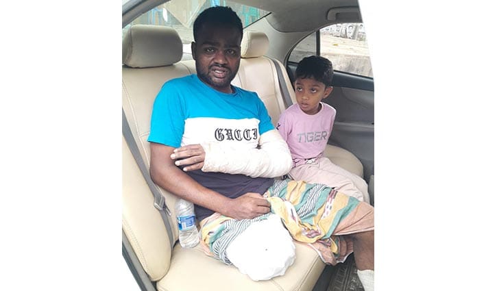 চাঁদার দাবিতে কৃষকদল নেতার পা ভেঙে দেওয়ার অভিযোগ ছাত্রদল নেতার বিরুদ্ধে