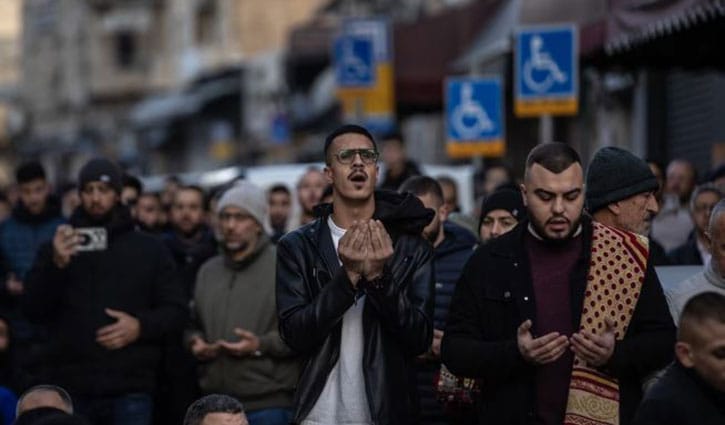 ঈদের নামাজ আদায় করতে দেওয়া হয়নি আল-আকসা মসজিদে