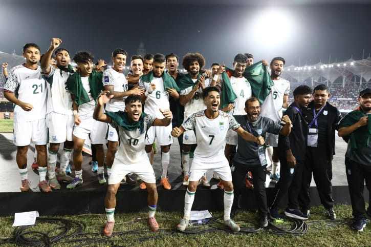 ‎সিঙ্গাপুর-ভিয়েতনাম ম্যাচের দলে হামজা-শামিত