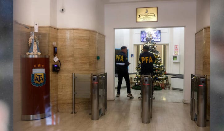 অর্থ কেলেঙ্কারিতে আর্জেন্টিনা ফুটবল সংস্থার শীর্ষকর্তারা আইনি জালে