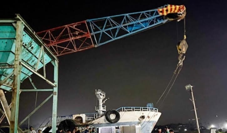 নারায়ণগঞ্জে ক্রেনের তার ছিঁড়ে ২ শ্রমিক নিহত