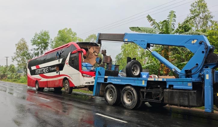 বিরামপুরে সড়ক দুর্ঘটনায় নিহত ২, আহত ১০