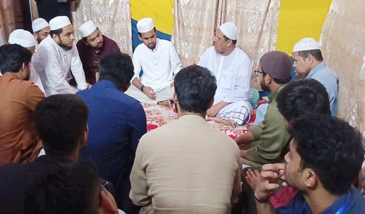 চরমোনাই মাহফিলে এনসিপির মুখপাত্র আসিফ মাহমুদ