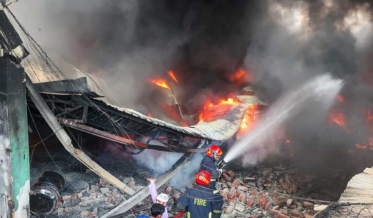 গ্যাস লাইটার কারখানায় অগ্নিকাণ্ড: বিএনপি নেতা ইমান কারাগারে