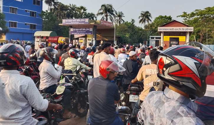 বাগেরহাটে জ্বালানি তেলের তীব্র সংকট 