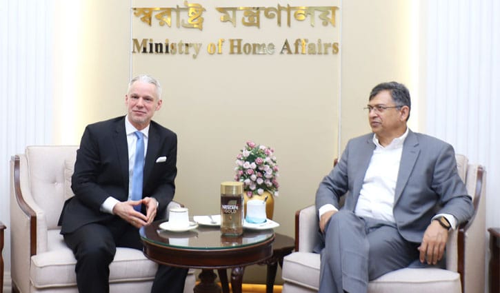 স্বরাষ্ট্রমন্ত্রীর সঙ্গে সুইস রাষ্ট্রদূতের বৈঠক