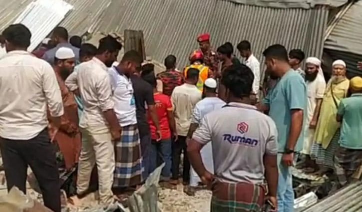 রেস্তোরাঁর দেয়াল ধসে প্রাণ গেল বৃদ্ধের