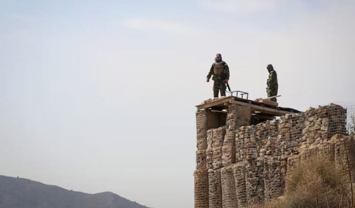 পাকিস্তানি বিমান লক্ষ্য করে তালেবানের গুলিবর্ষণ