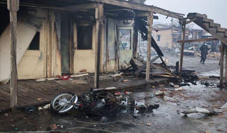 আফগানিস্তানের হাসপাতালে পাকিস্তানের হামলায় নিহত ৪ শতাধিক