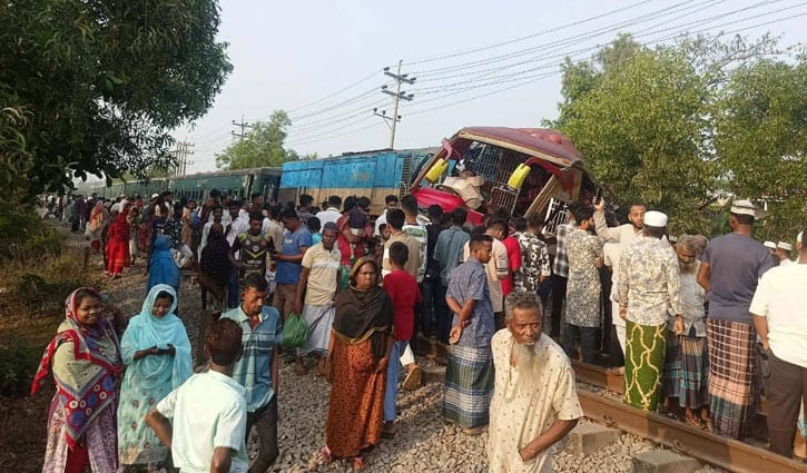 কুমিল্লায় বাস-ট্রেন সংঘর্ষের ঘটনায় তদন্তে ৬ গেটম্যানসহ অভিযুক্ত অনেকে