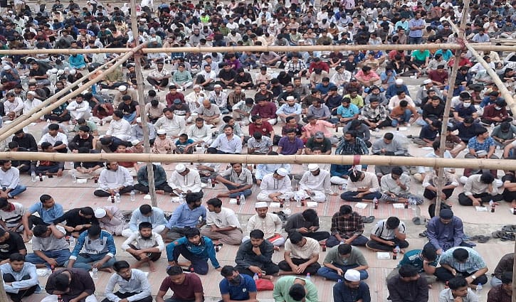 দুই সহস্রাধিক শিক্ষার্থী নিয়ে চাকসুর ইফতার আয়োজন