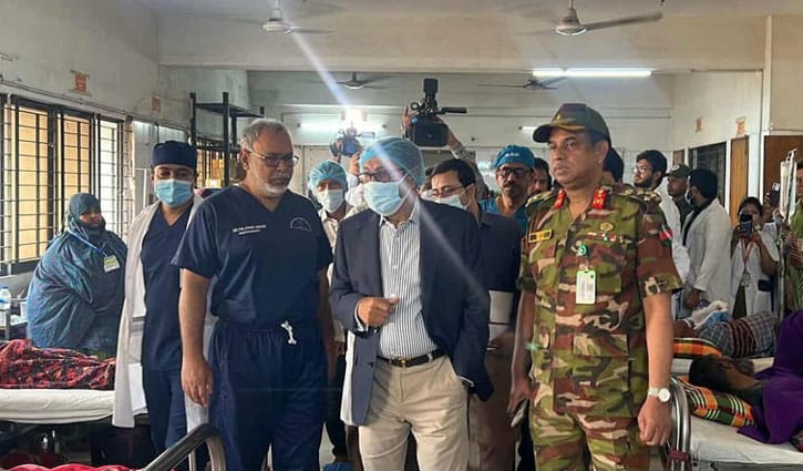হঠাৎ ঢামেক হাসপাতাল পরিদর্শনে স্বাস্থ্যমন্ত্রী