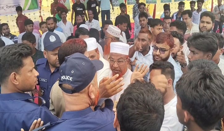 স্বাধীনতা দিবসের অনুষ্ঠানে জামাতের এমপিকে প্রধান অতিথি না করায় উত্তেজনা