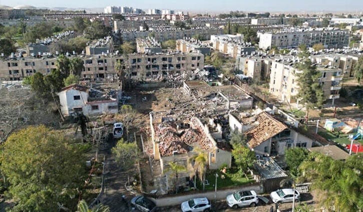 ইরান-লেবাননের ক্ষেপণাস্ত্র হামলায় কাঁপছে ইসরায়েল, ব্যাপক ক্ষয়ক্ষতি