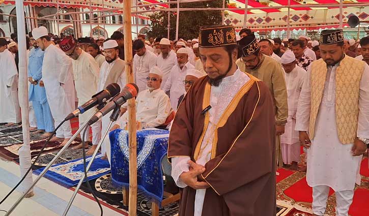 সৌদি আরবের সঙ্গে মিল রেখে দেশের বিভিন্ন স্থানে ঈদ