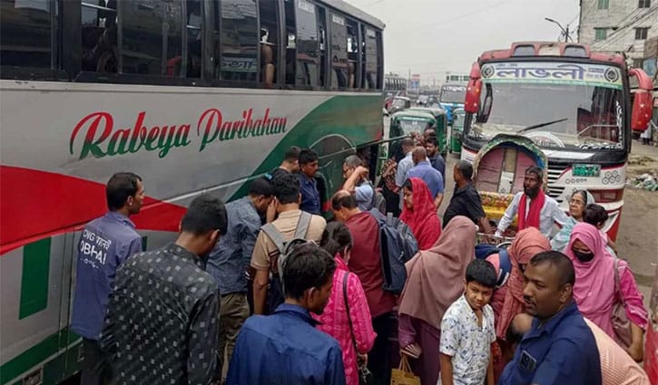 গাবতলীতে বাড়ছে ঢাকামুখী যাত্রীর চাপ