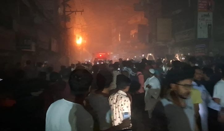 ট্রান্সফরমার বিস্ফোরণের পর ভবনে আগুন, দগ্ধ ৩