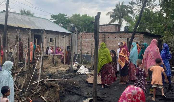 মশার কয়েলের আগুনে পুড়েছে গবাদিপশু-ঘর, দগ্ধ ২