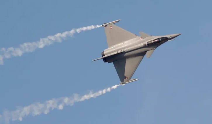 মধ্যপ্রাচ্যে ইরানের ড্রোন হামলা ঠেকাতে গিয়ে বিপাকে ফ্রান্স