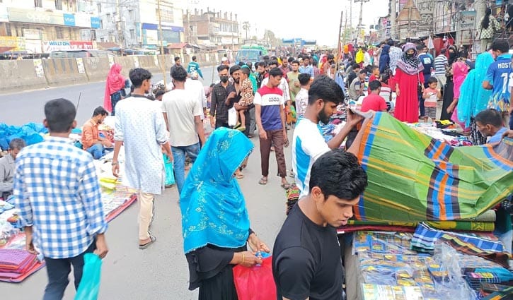 নির্দেশের পরও সরেনি অবৈধ দোকান, চন্দ্রা মহাসড়কে ভোগান্তির শঙ্কা