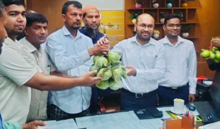 তেলের জন্য কৃষিমন্ত্রীকে কৃষকের ফোন, সমস্যা সমাধানের আশ্বাস