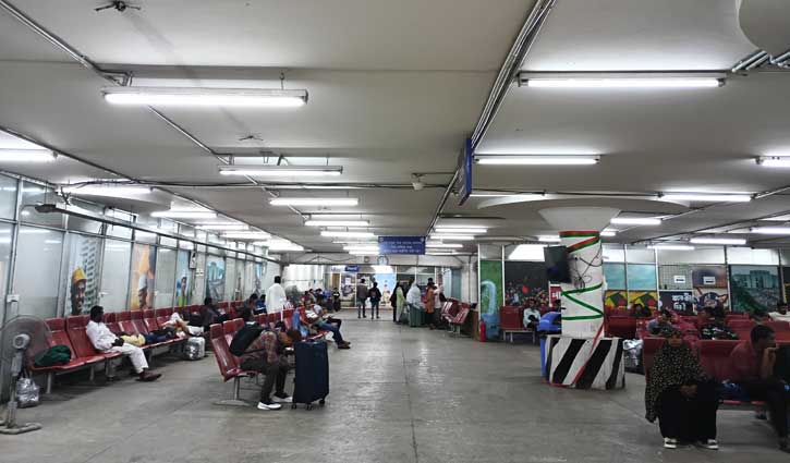 ছয় রুটে ফ্লাইট স্থগিত, শাহজালালে যাত্রীর ভিড় নেই 