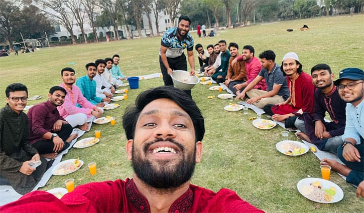 ইফতারে সম্প্রীতির উষ্ণতায় ইবির আইন-৩৪ ব্যাচ