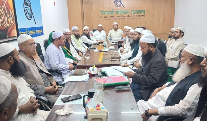 ৫৫ বছর যারা দেশ চা‌লি‌য়ে‌ছে সবাইকে দায় নিতে হবে: রেজাউল করীম