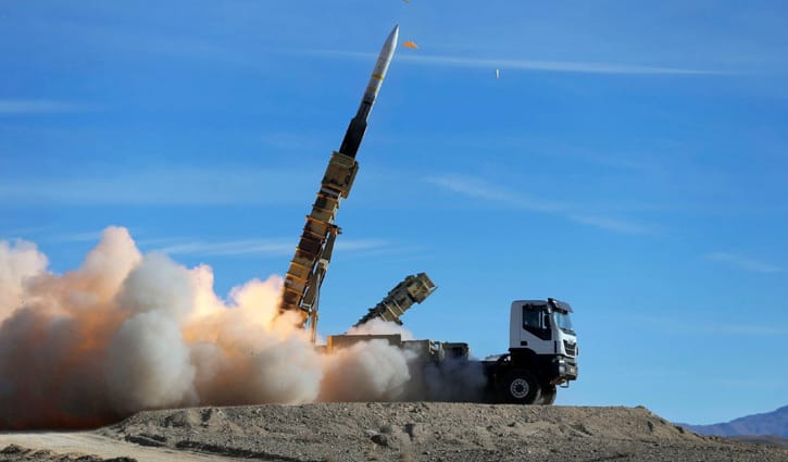 ইসরায়েলের মধ্যাঞ্চলে ইরানি ক্ষেপণাস্ত্রের আঘাত