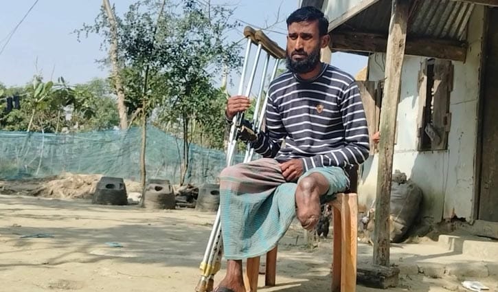 কৃত্রিম পায়ের আশায় ইসমাইল