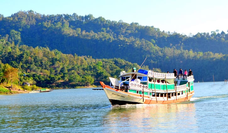 তেল সংকটে কাপ্তাই হ্রদে নৌযান চলাচল বন্ধের শঙ্কা