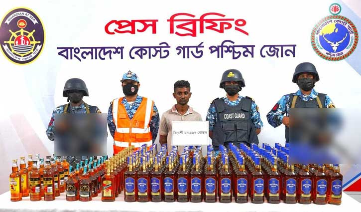 বাগেরহাটে মহিলা দল নেত্রীর ঘর থেকে মদ উদ্ধার