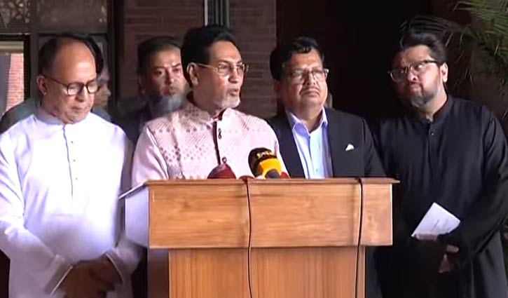 দুই লাখ মেট্রিক টন তেল নিয়ে দুই জাহাজ চট্টগ্রামে: চিফ হুইপ