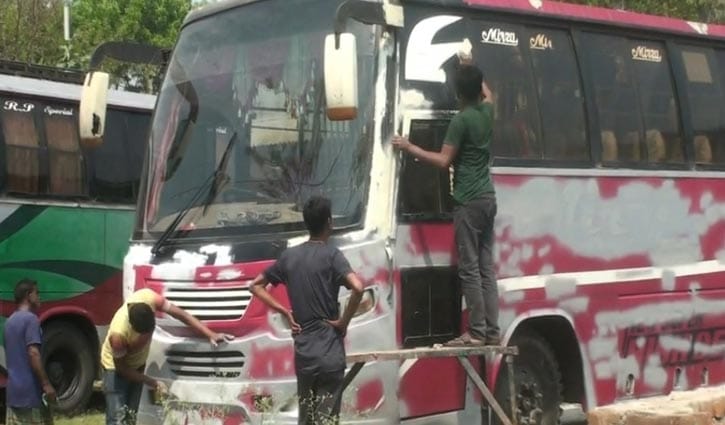 নতুন সাজে রাস্তায় ফিটনেসবিহীন গাড়ি, বাড়ছে দুর্ঘটনার শঙ্কা