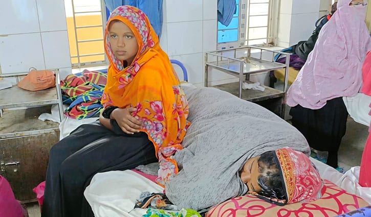 স্বামী-স্ত্রীকে বেঁধে রেখে ৩ ট্রান্সফর্মার লুট